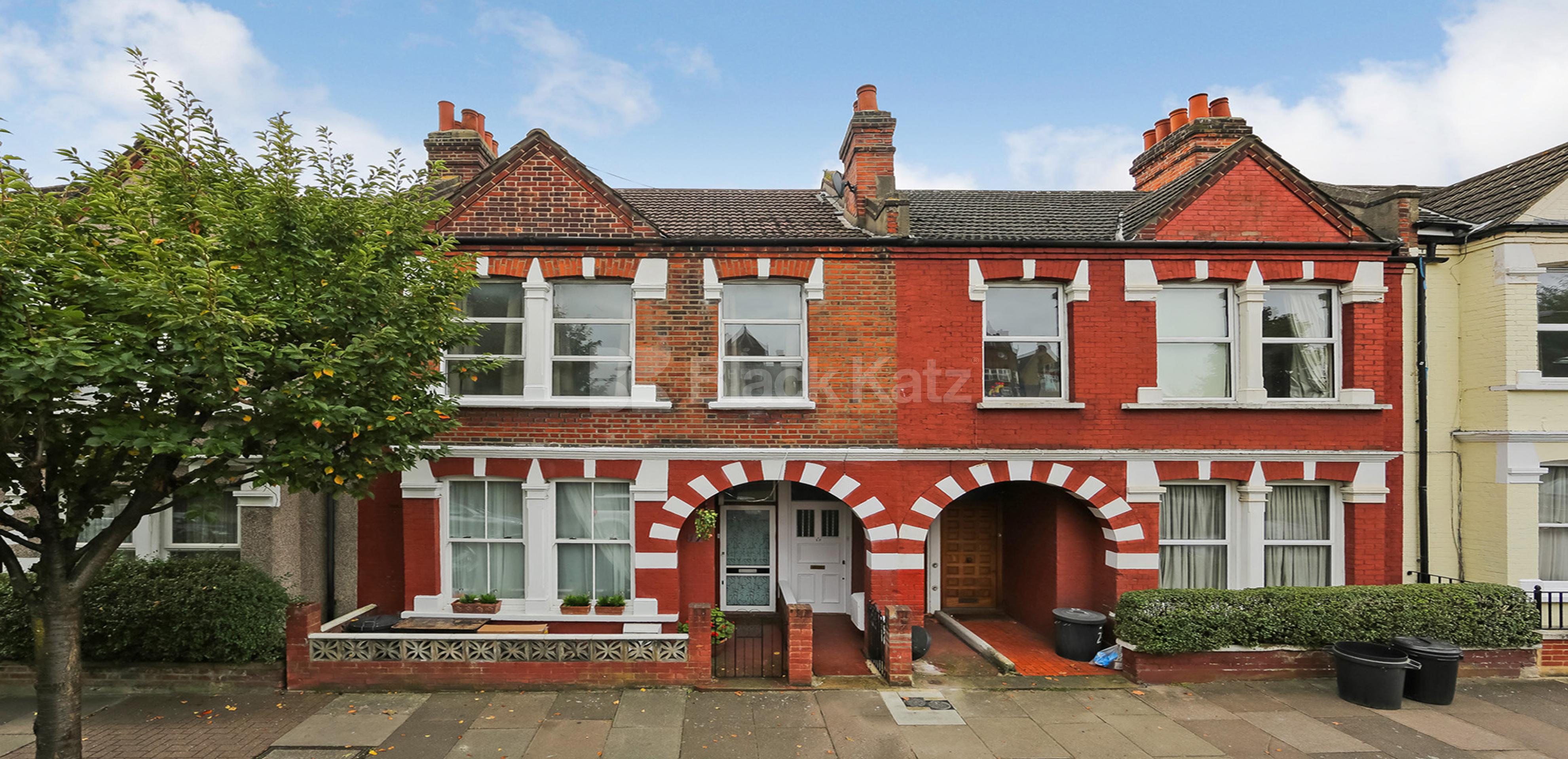 			LET, 3 Bedroom, 1 bath, 1 reception Maisonette			 Welham Road, Furzedown SW16